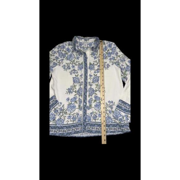 Cupcakes and Cashmere Floral Blouse Size Small New Without Tag - Picture 2 of 5